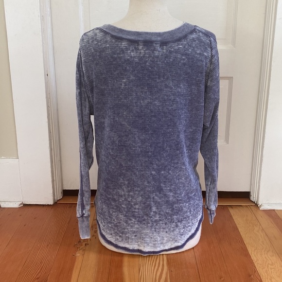 Treasure & Bond Long Sleeve V Neck Thermal Burnout Top Small - Picture 3 of 5